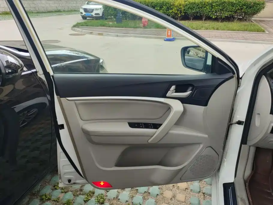 Geely Emgrand 2014