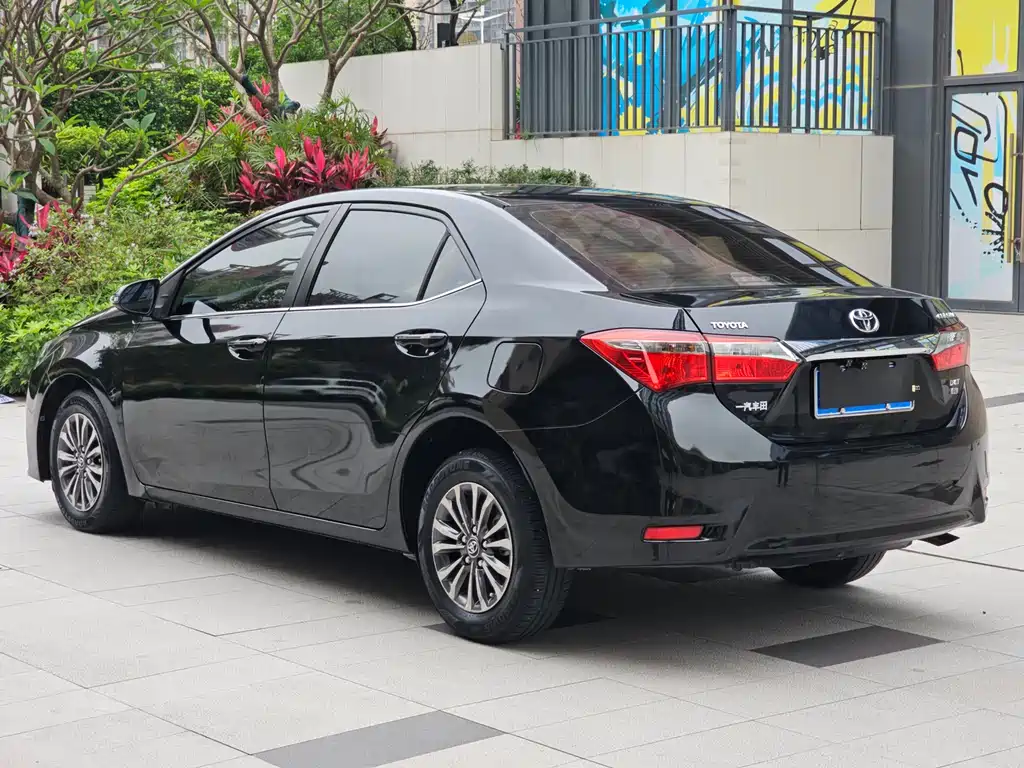 Toyota Corolla 2017 — фото 15