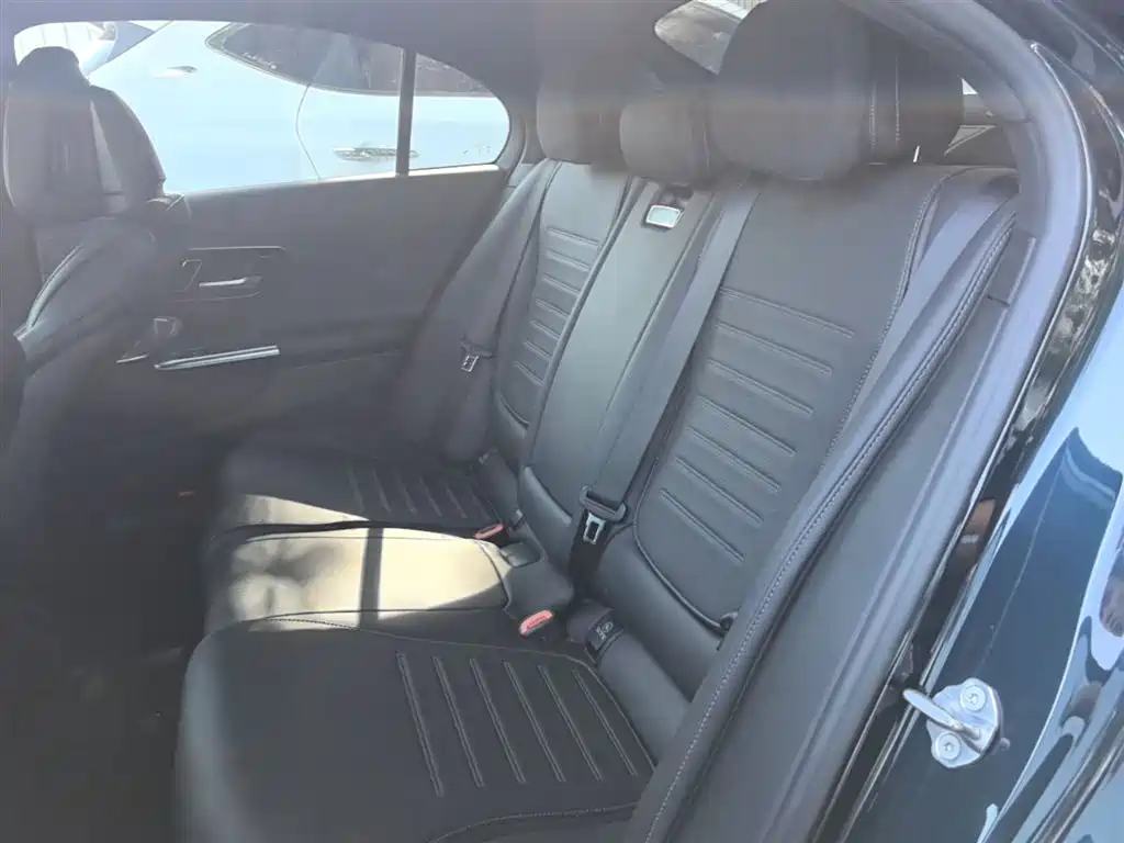 Mercedes-Benz C-Class 2022 — фото 17