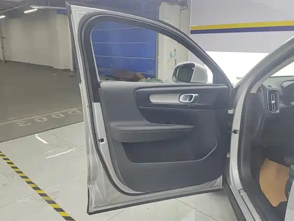 Volvo XC40 2023