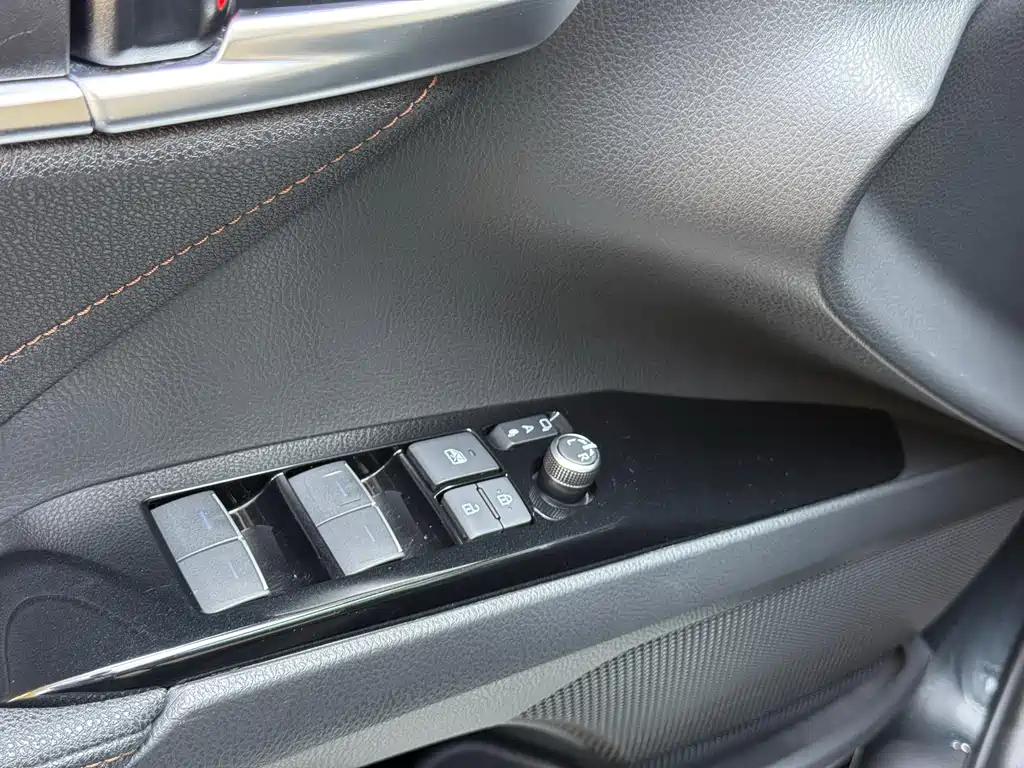 Toyota Camry 2023 — фото 20