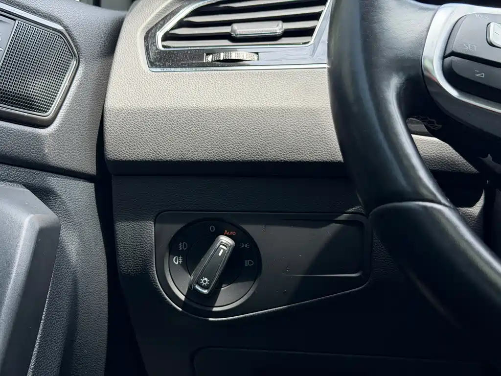 Volkswagen Tiguan L 2019 — фото 22