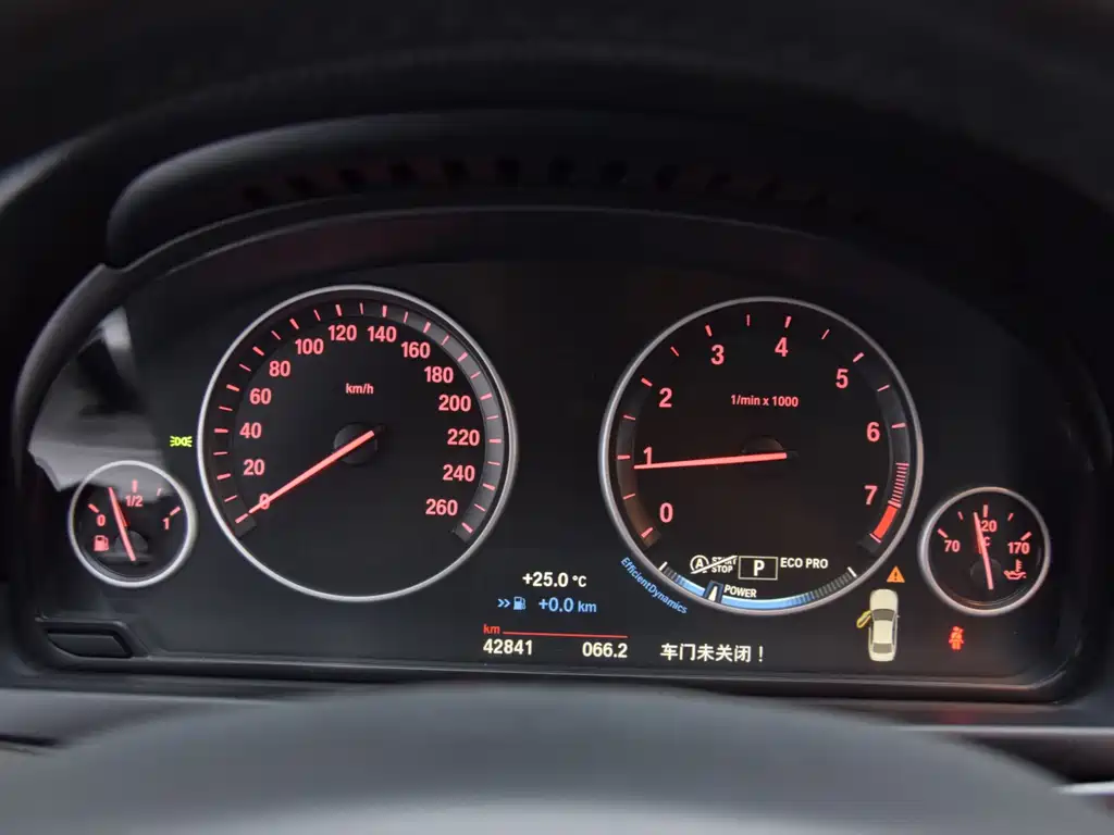BMW 5 Series 2016 — фото 9
