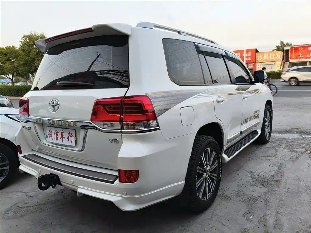 Toyota Land Cruiser 2016 — фото 4