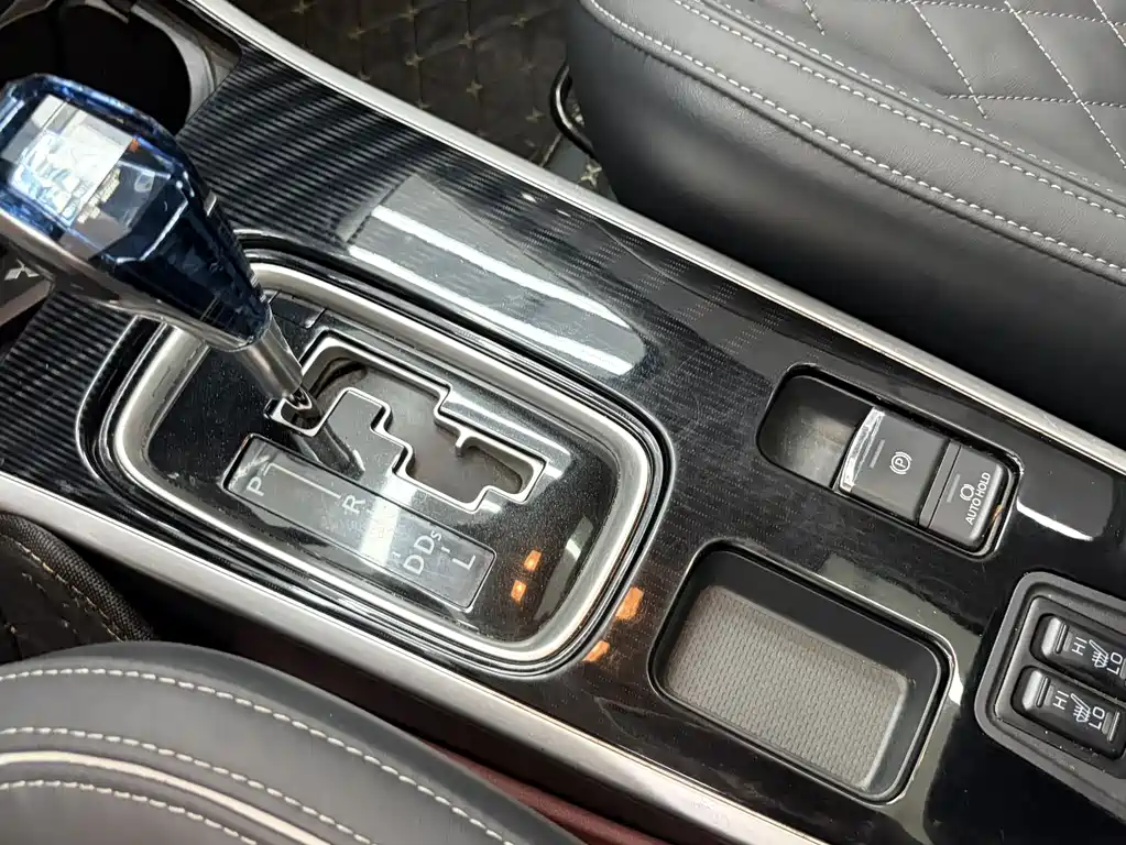 Mitsubishi Outlander 2021 — фото 11