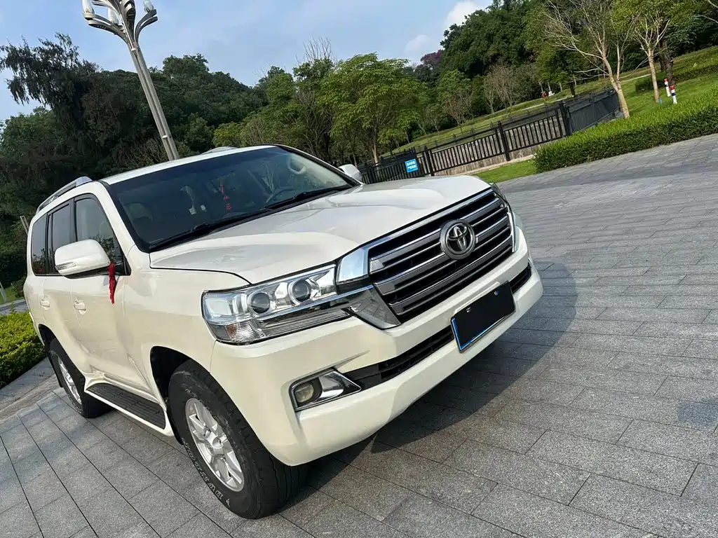 Toyota Land Cruiser 2016 — фото 2