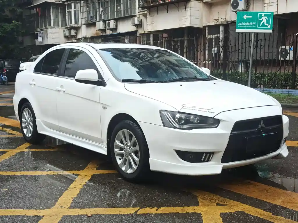 Mitsubishi Lancer EX 2013 — фото 3