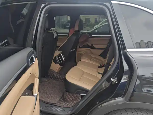 Porsche Cayenne 2016