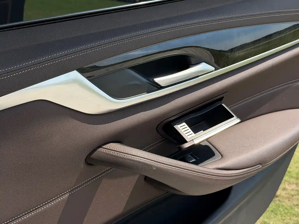 BMW 5 Series 2021 — фото 16