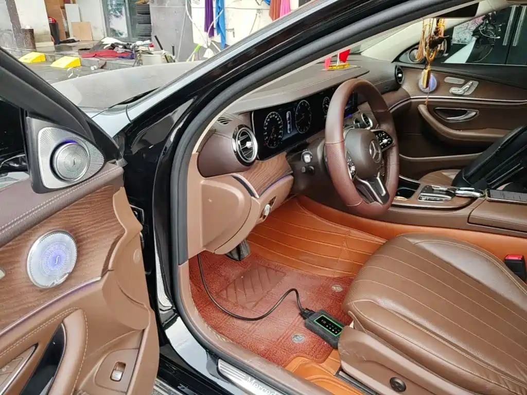 Mercedes-Benz E-Class 2020 — фото 16