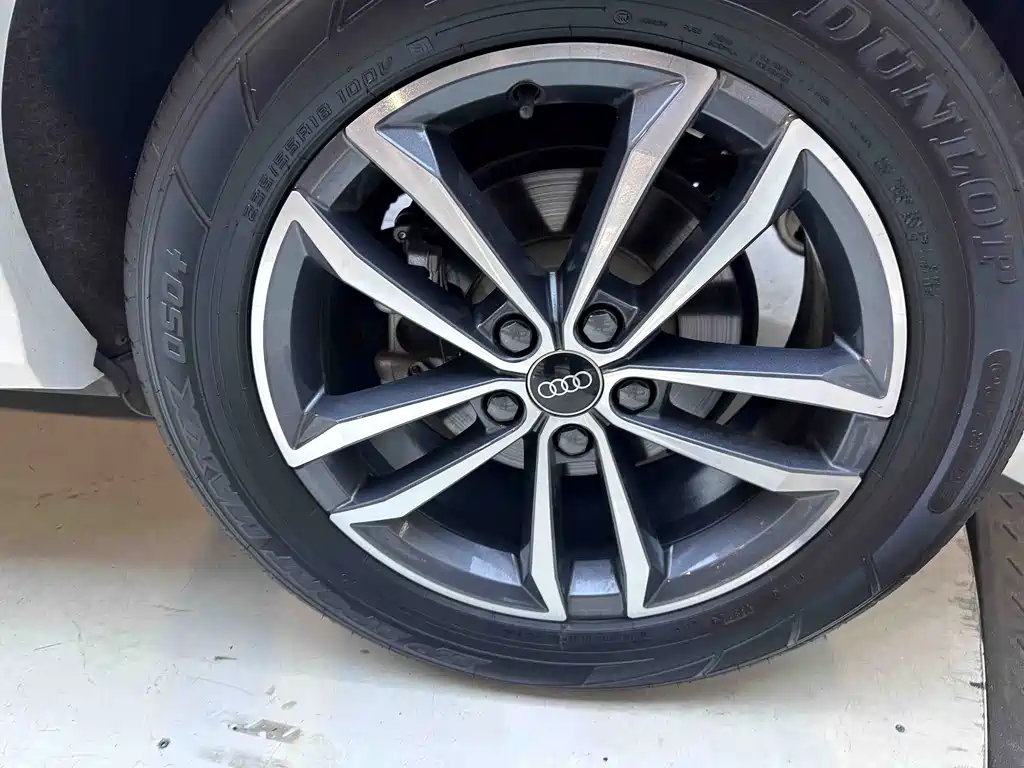 Audi Q3 2023 — фото 16