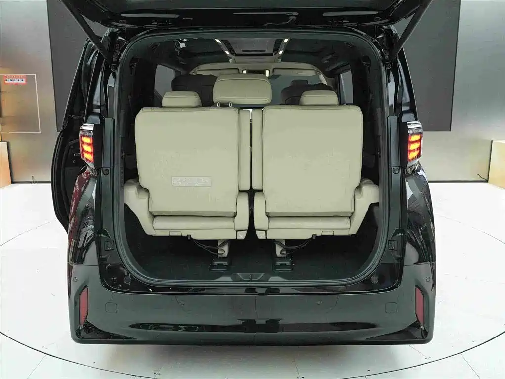 Toyota Alphard 2025 — фото 29