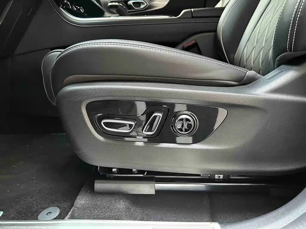 GAC Trumpchi GS8 2025 — фото 10
