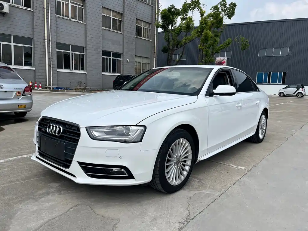 Audi A4L 2015 — фото 1