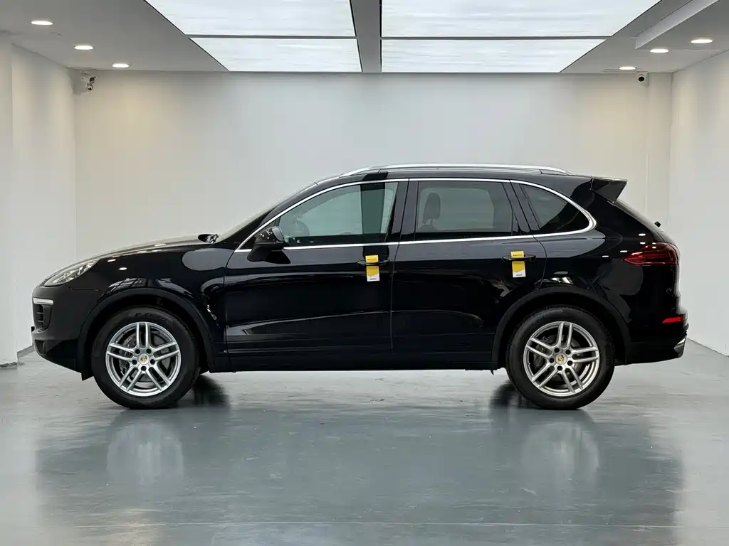 Porsche Cayenne 2017 — фото 10