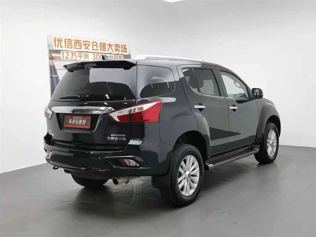 Isuzu MU-X 2023 — фото 2