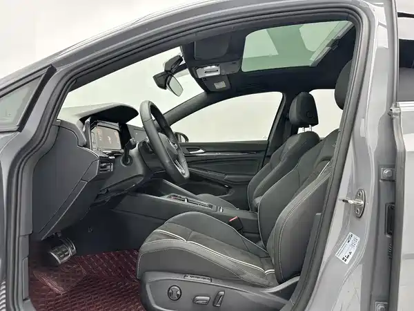 Volkswagen Golf 2023