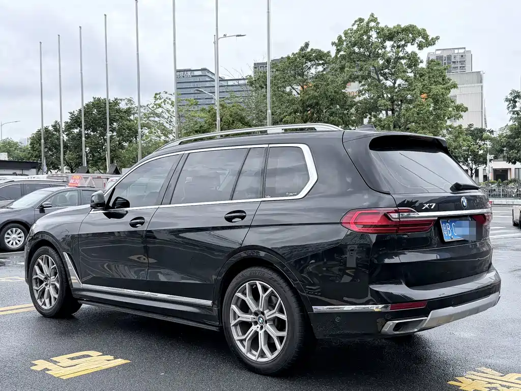 BMW X7 2021 — фото 3