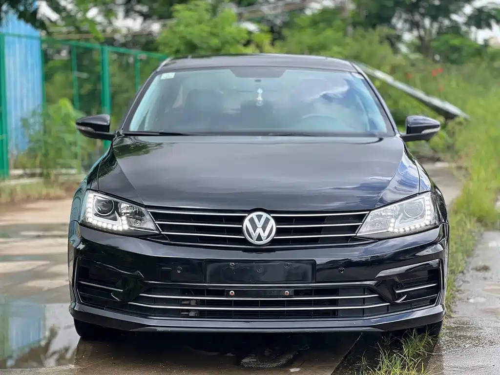 Volkswagen Sagitar 2018