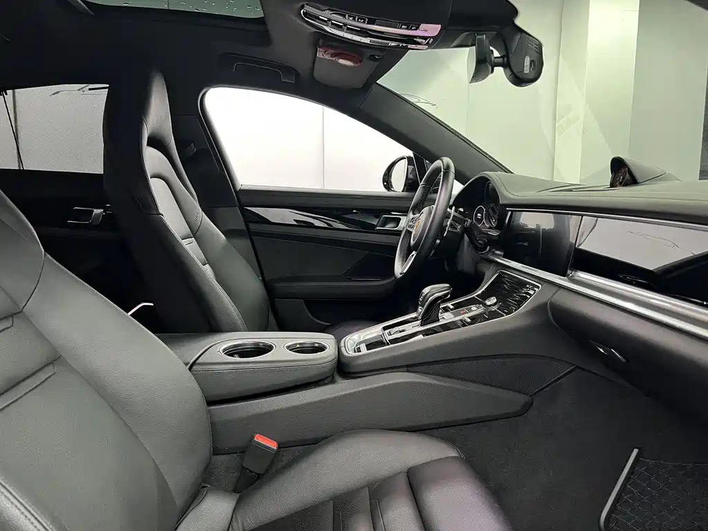 Porsche Panamera 2018 — фото 9