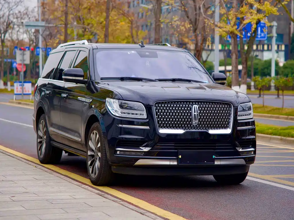 Lincoln Navigator 2019 — фото 2