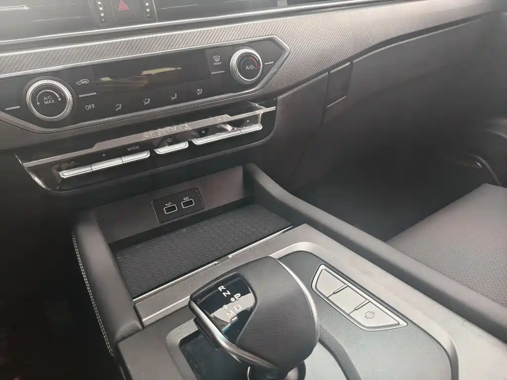 Soueast DX8S 2022