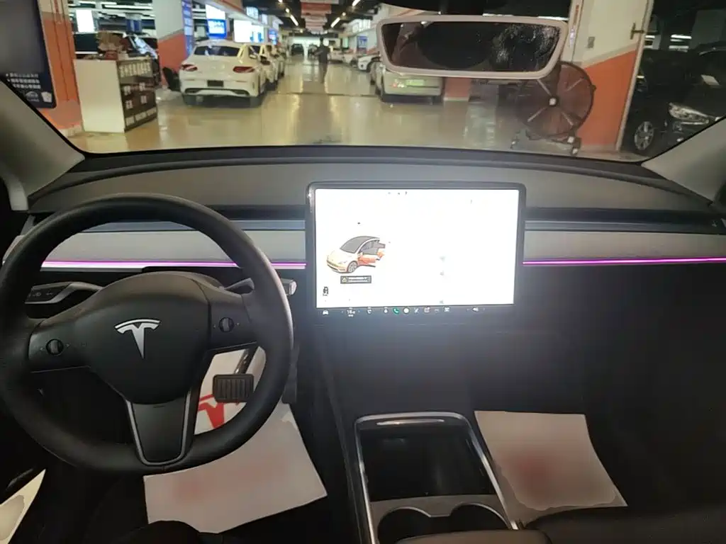 Tesla Model Y 2024 — фото 10