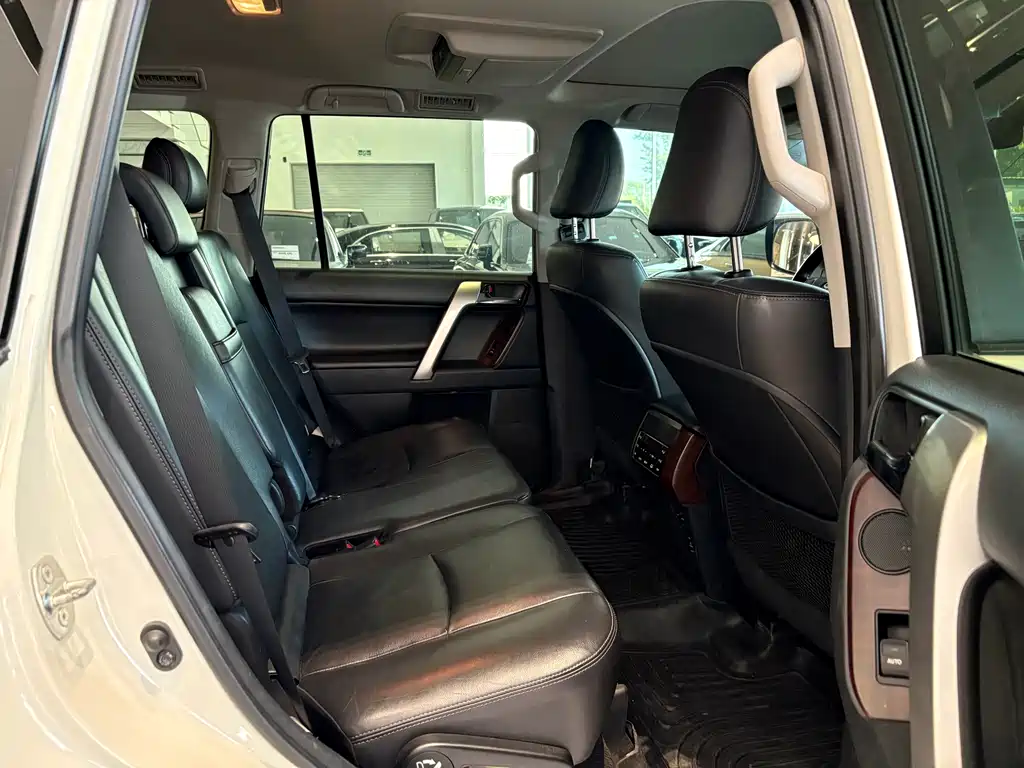 Toyota Prado 2017 — фото 15