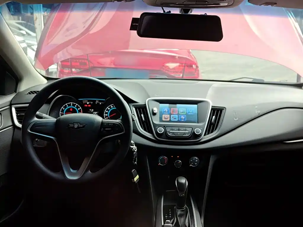 Chevrolet Cavalier 2019 — фото 10