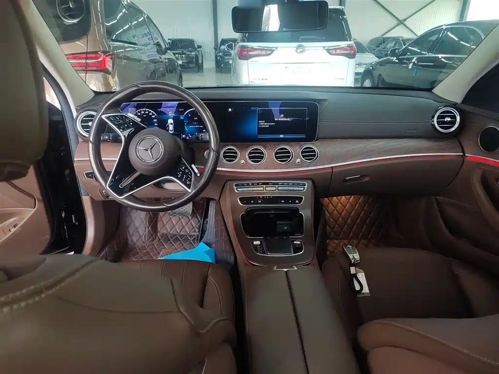 Mercedes-Benz E-Class 2022 — фото 12