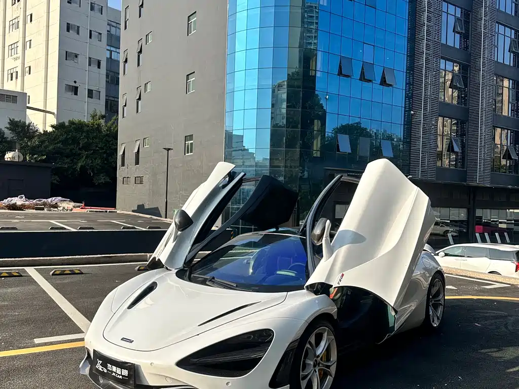 McLaren 720S 2020 — фото 2