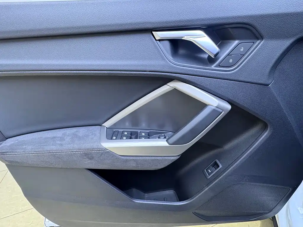 Audi Q3 2023 — фото 17