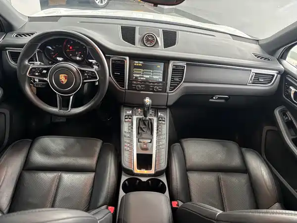 Porsche Macan 2015