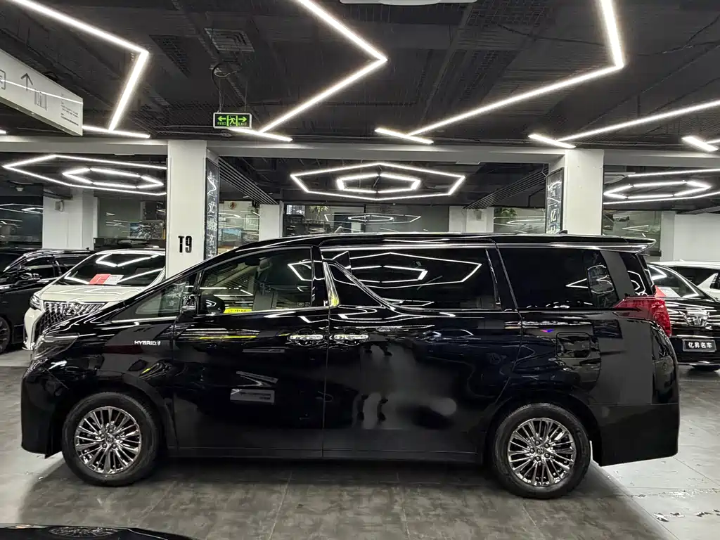 Toyota Alphard 2022