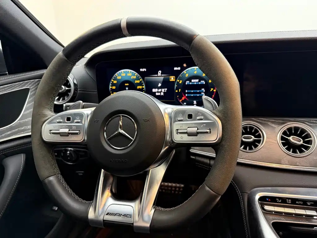 Mercedes-Benz AMG GT 2021 — фото 17