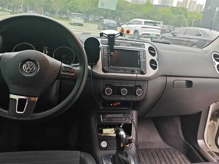Volkswagen Tiguan 2018 — фото 13