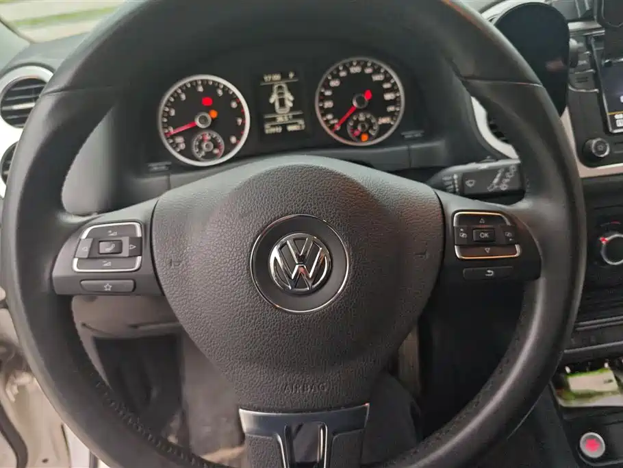Volkswagen Tiguan 2018 — фото 15