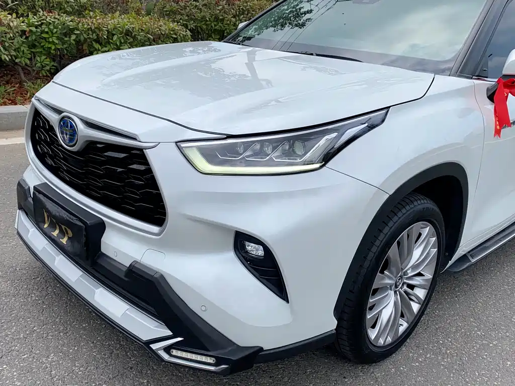 Toyota Highlander 2022 — фото 4