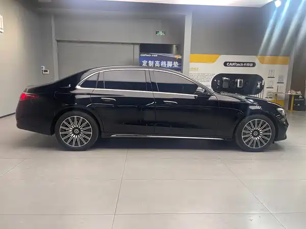 Mercedes-Benz E-Class 2024