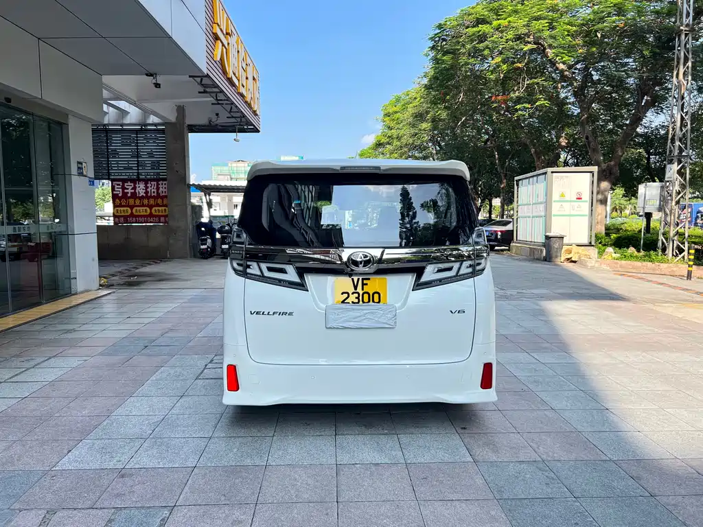 Toyota Vellfire 2021 — фото 8