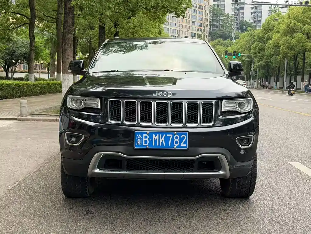 Jeep Grand Cherokee 2014 — фото 2