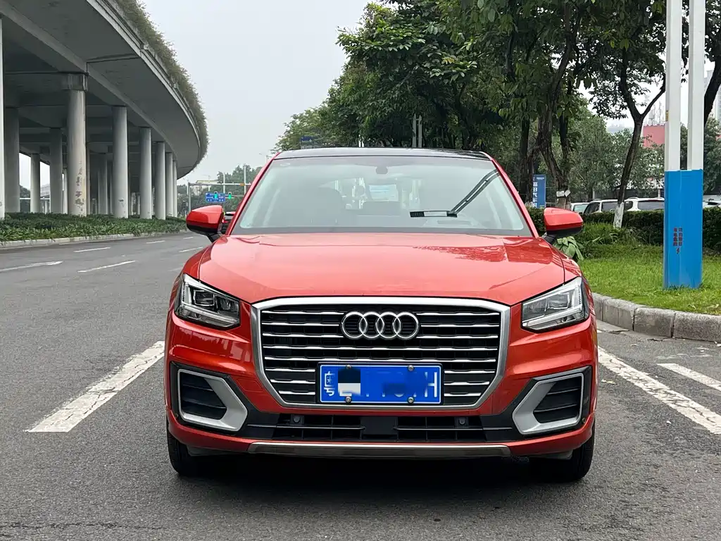 Audi Q2L 2019 — фото 1