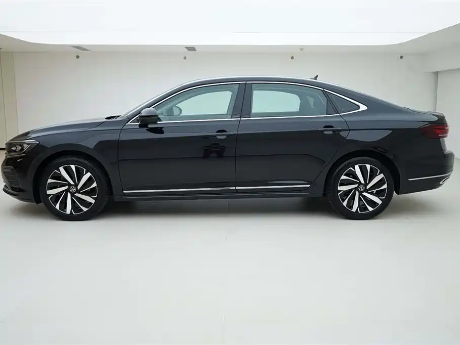 Volkswagen Passat 2024 — фото 10
