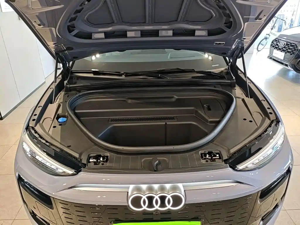 Audi Q6L e-tron 2025 — фото 20