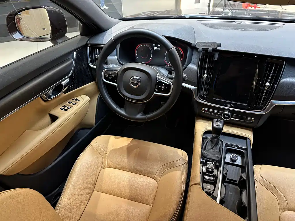 Volvo S90 2019 — фото 9