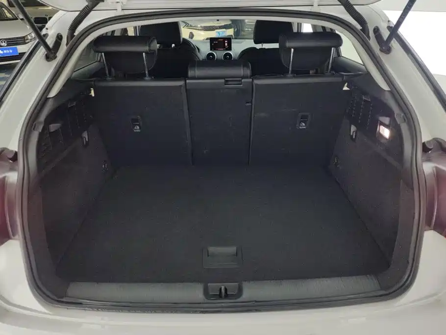 Audi Q2L 2023