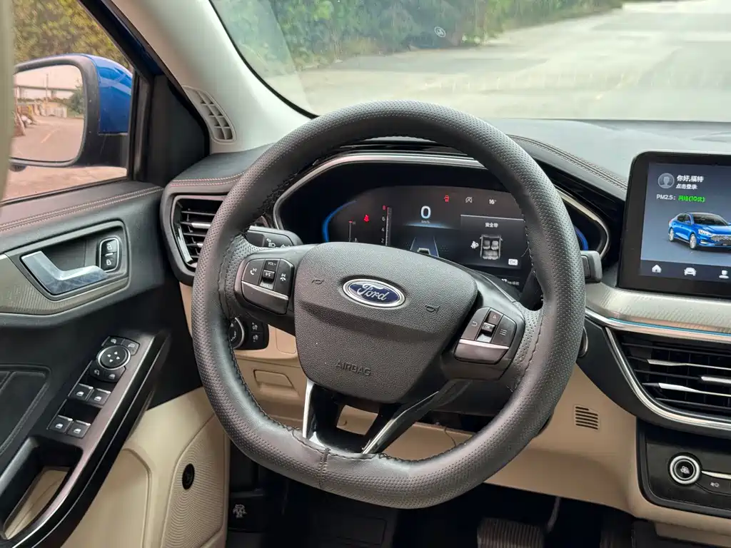 Ford Focus 2021 — фото 15