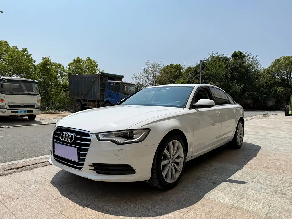 Audi A6L 2015 — фото 1