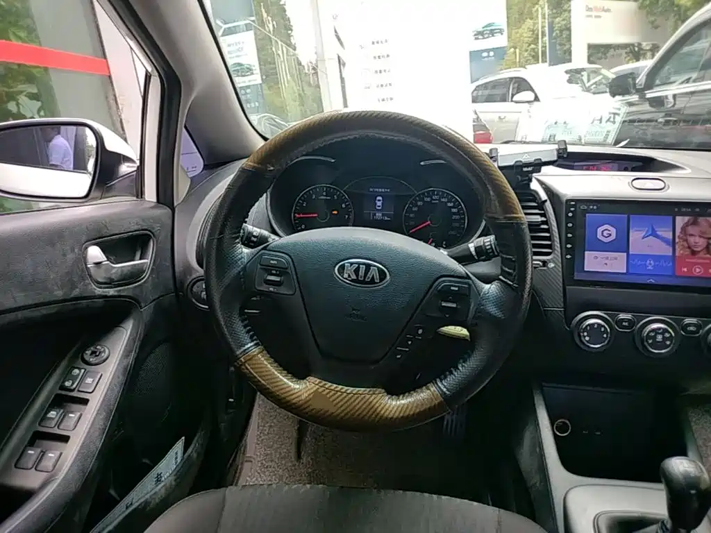Kia K3 2015 — фото 11