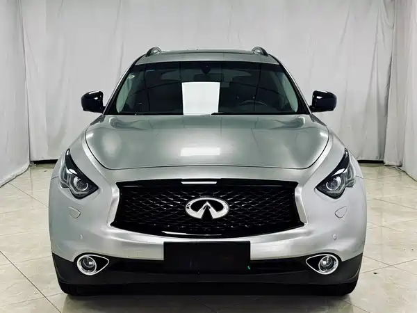 Infiniti QX70 2015